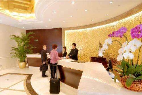 Golden Eagle Summit Hotel