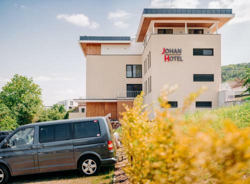 Johan Hotel