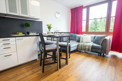 Apartm�n V Lou?n� Pod Kl�novcem, P?�mo U Sjezdovky