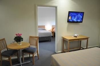 Bishop's Lodge Motor Inn