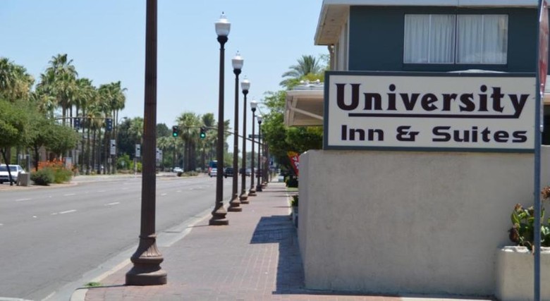 Hotel University Inn & Suites
