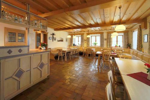 Hostal Pension Zum Lebzelter