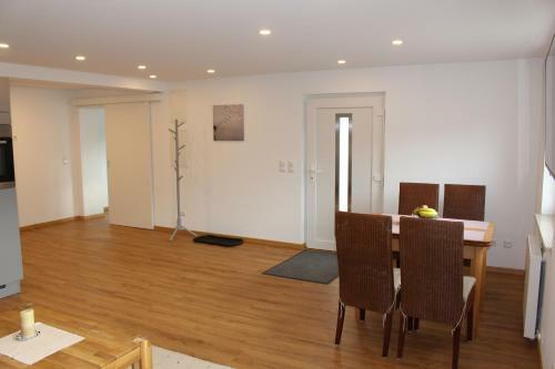Apartamento Moderne 3sterne Fewo Am Alten Bahndamm