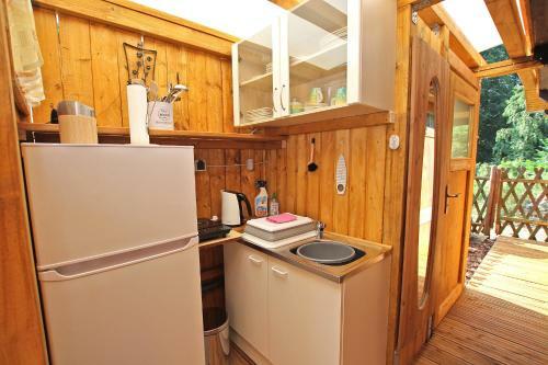 Privater Wohnwagen Mit Pool, Fuerstenberg See 10711
