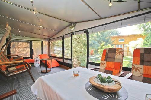 Privater Wohnwagen Mit Pool, Fuerstenberg See 10711