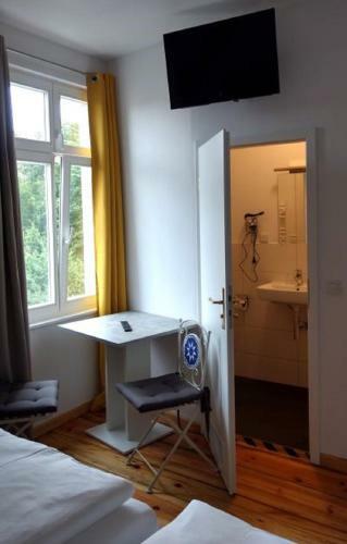 Hostal Pension-f�rstenberghavel Sans Rival