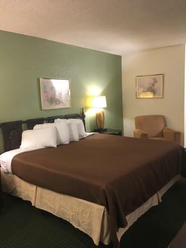 Hotel River Valley Inn & Suites