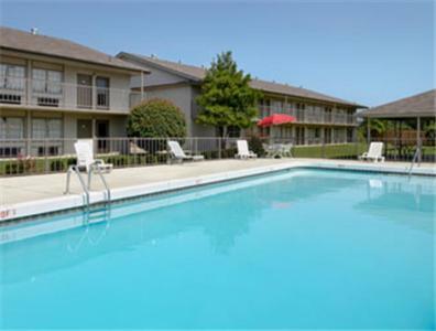 Hotel River Valley Inn & Suites