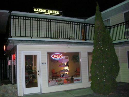 Motel Cache Creek Inn