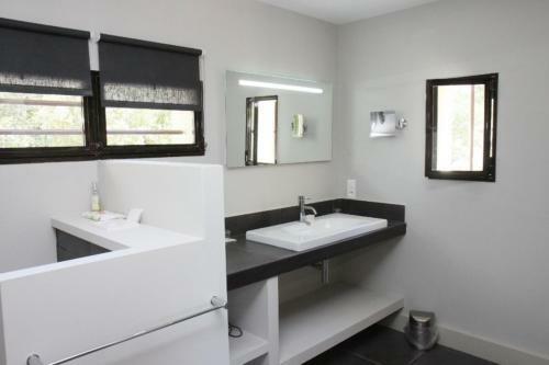 Lesquirou - A Chic And Peaceful Villa