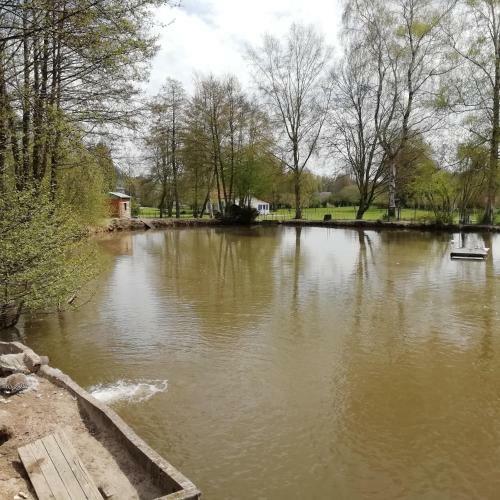 Au Fil De L'eau � La Campagne