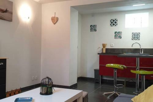 Apartamento Studio Hyper Centre � 29 M�tres De La Plage!