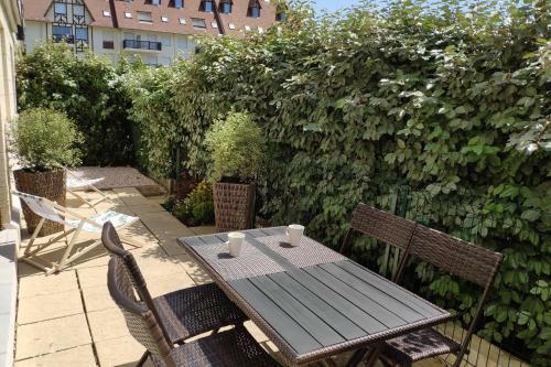 Apartamento Charming Apt With Terrace In Cabourg