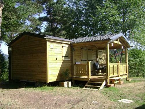 Chalet Et Cabane Dans La Montagne Au Camping Les Sapins