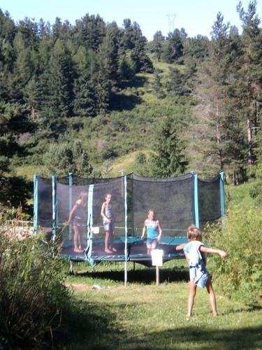 Chalet Et Cabane Dans La Montagne Au Camping Les Sapins