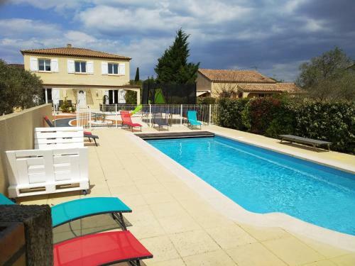 Villa Class�e 4 �toiles Avec Piscine Et Boulodrome