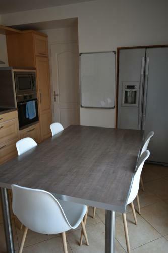 Villa Class�e 4 �toiles Avec Piscine Et Boulodrome