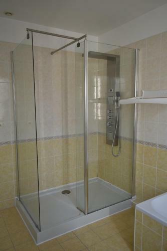 Villa Class�e 4 �toiles Avec Piscine Et Boulodrome