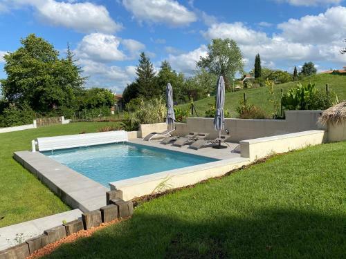 Villa Alba. Piscine Grand Jardin Hauts de Bordeaux