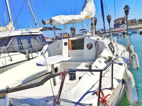 Voilier � Quai Au Calme