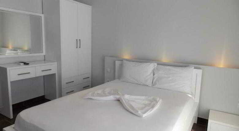 Royal Blue Hotel