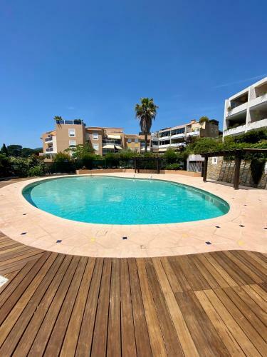 Apartamento T2 Carqueiranne Avec Piscine