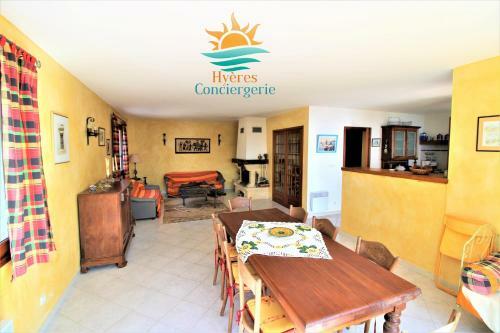 Pieds Dans L'eau-villa 4 Chambres - Piscine
