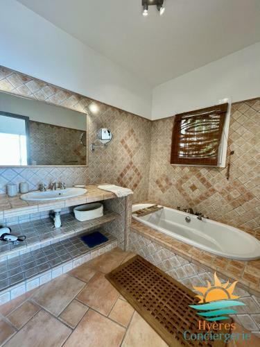 Villa 4*-vue Sur Les Les Iles D'or-carqueiranne
