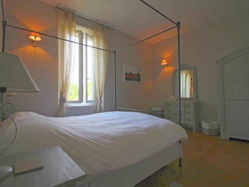 Modern Villa In Carpentras With Swimming Pool