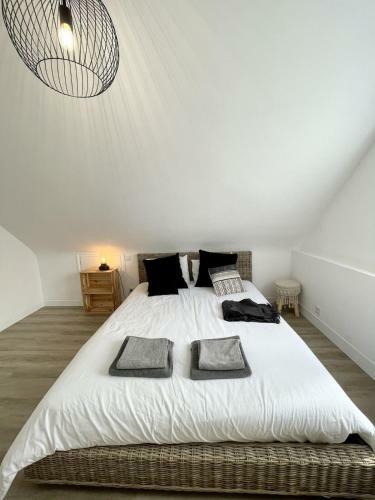 Le Dolmen Maisonnette Ultra Cocooning - Piscine