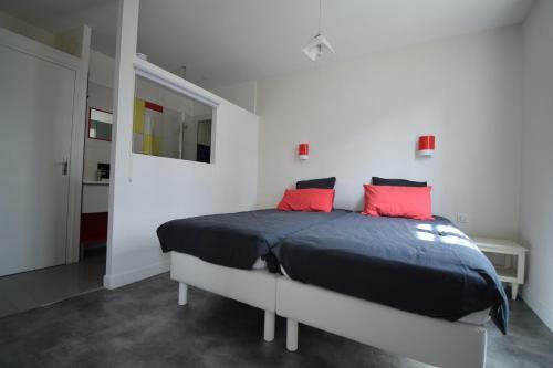 Bed & Breakfast Art Home
