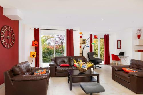 Sumptuous House Of 120m With Garden And Jacuzzi