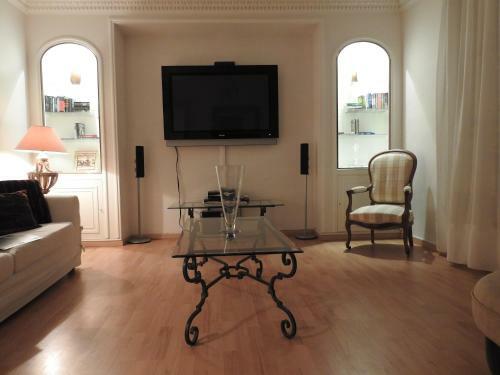 Apartamentos First Floor 15 Rue Notre Dame With Vast Terrace