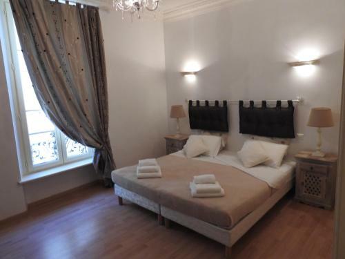Apartamentos First Floor 15 Rue Notre Dame With Vast Terrace