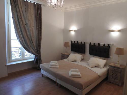 Apartamentos First Floor 15 Rue Notre Dame With Vast Terrace