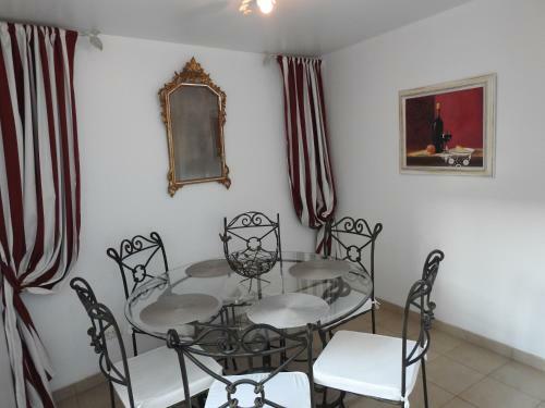 Apartamentos First Floor 15 Rue Notre Dame With Vast Terrace