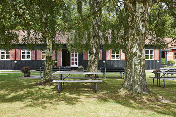 Danhostel Hiller�d