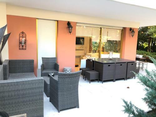 Luxe Apartment Center 6pers 300m2 Privare Garden