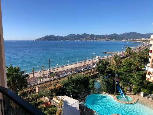 Cannes Apartment With Balcony And Sea View