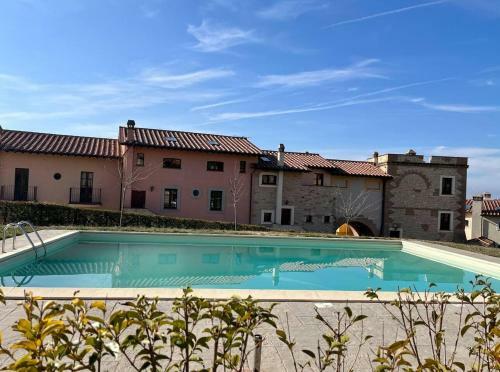Stylish Umbrian Apartment Garden Pool & Views