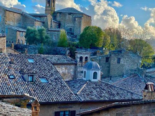 Stylish Umbrian Apartment Garden Pool & Views