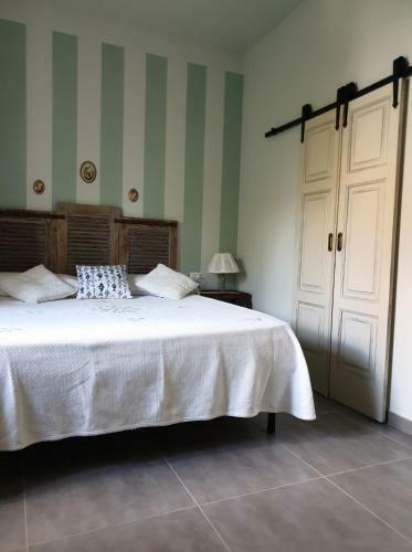 Hostal Shab&b Guesthouse