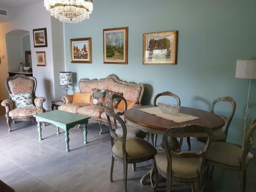Hostal Shab&b Guesthouse
