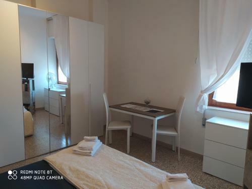 Hostal Bab San Feliciano 1 & 2