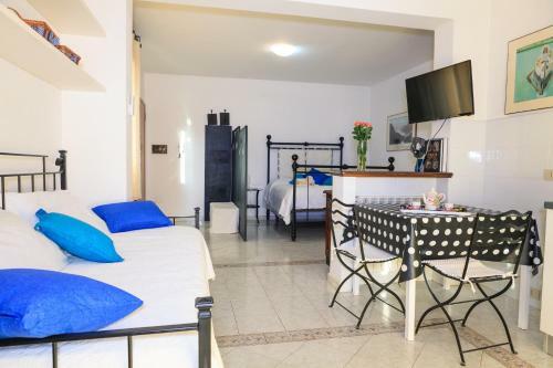 Hostal Domus Socolatae Apartments&suites