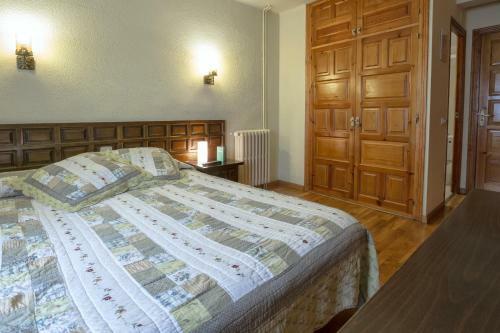 Hotel Farr� D'avall