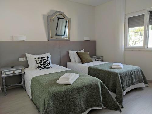 Quartos Com Wc Privado Em Moradia Com Piscina Em Loures