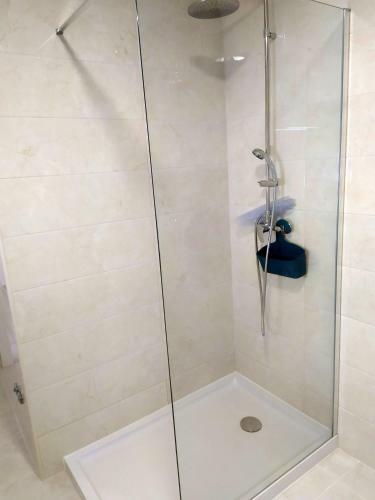 Quartos Com Wc Privado Em Moradia Com Piscina Em Loures
