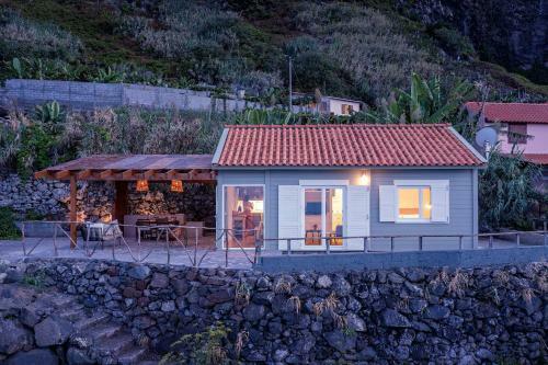 A Hideaway By The Sea Casa Da Rocha De Baixo