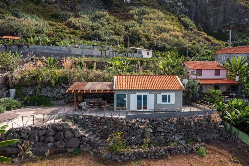 A Hideaway By The Sea Casa Da Rocha De Baixo